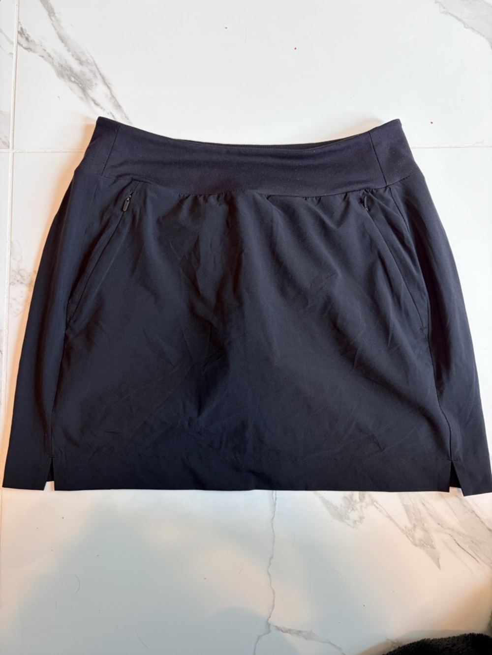 NWOT Athleta Women's Black Active Skort with Zipper Pockets